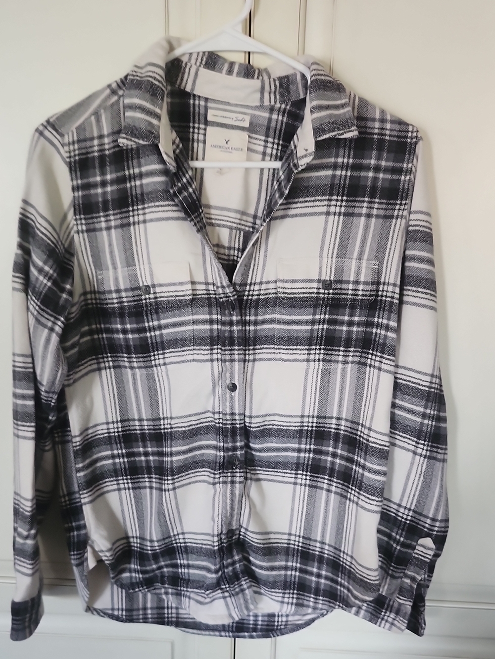 American Eagle Outfitters Black & White Plaid Button-Down Shirt